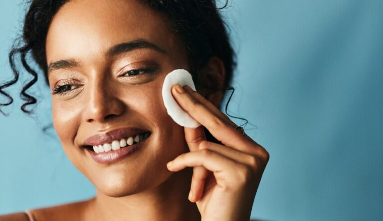 Ultimate Guide to Effortlessly Removing Makeup for Flawless Skin