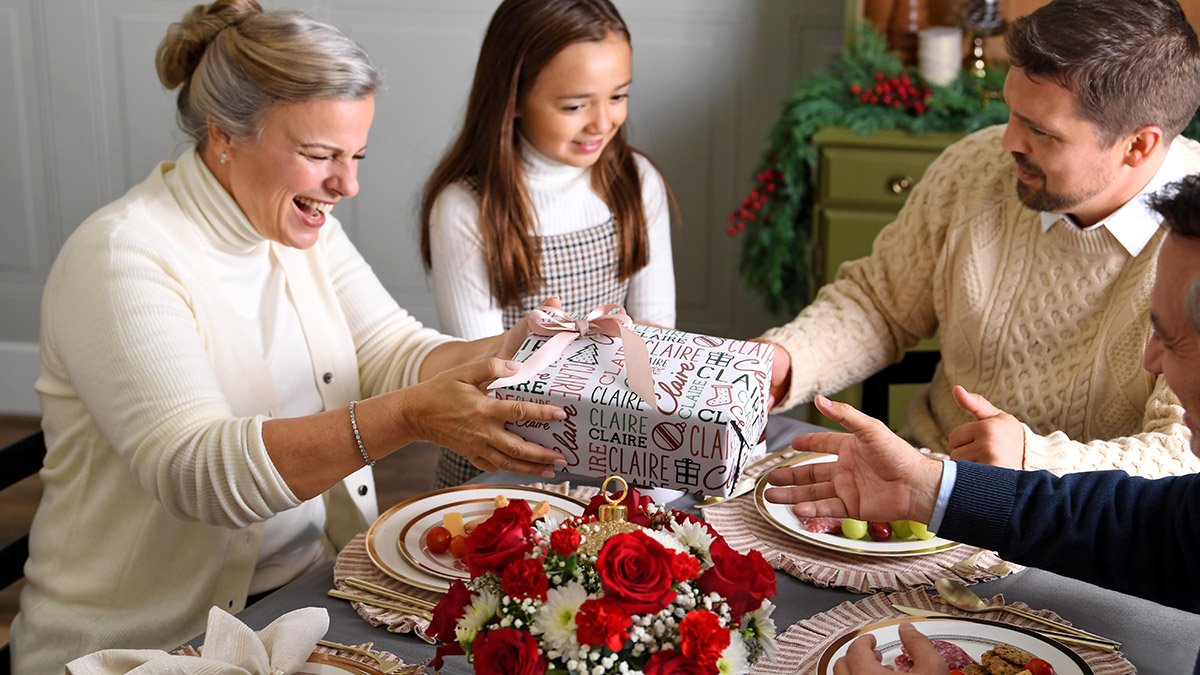 Ultimate Christmas Gift Guide: 12 Thoughtful Presents Your Mom Will Love