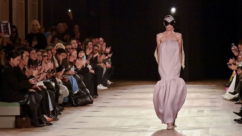 Meghan Markle and Anne Hathaway Dazzle at the Paris Debut of Fashion’s Great Romantic Designer