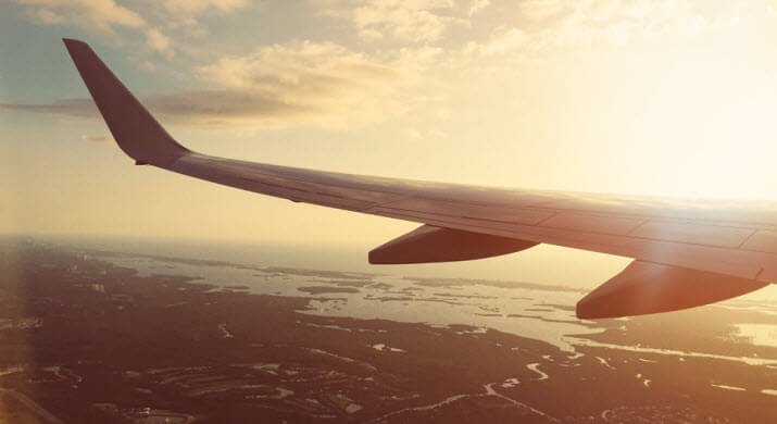 6 Chic Travel Essentials Every Savvy Woman Needs