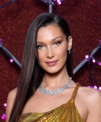 Quick and Chic: 5-Minute Office Hairstyles Perfect for Post-Party Glam